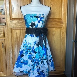 B Darlin Flowered Strapless Dress with Black Bow, Size 5/6